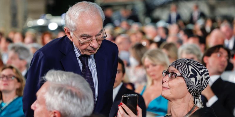 Foto dalla piazza 12