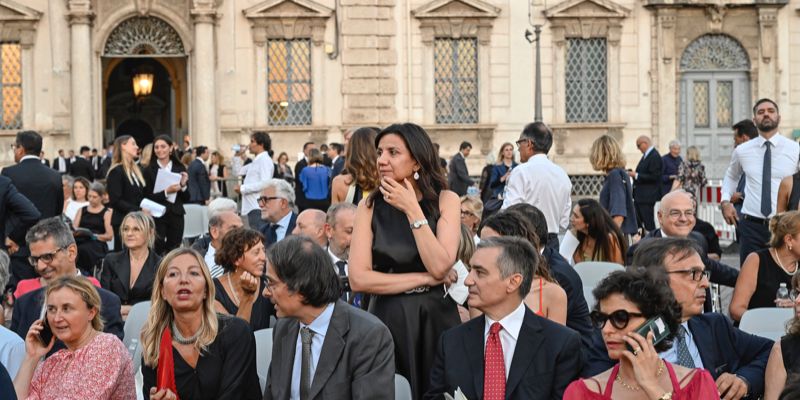 Foto dalla piazza 15