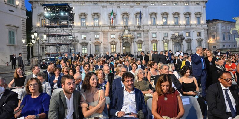 Foto dalla piazza 17