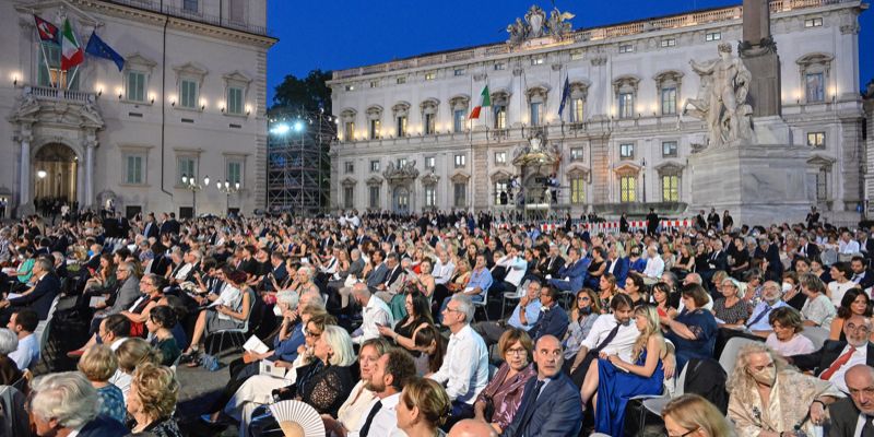 Foto dalla piazza 27